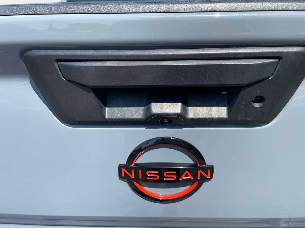 Used 2022 Nissan Frontier PRO-4X w/ Pro-4X Premium Package AWD/4WD image 13