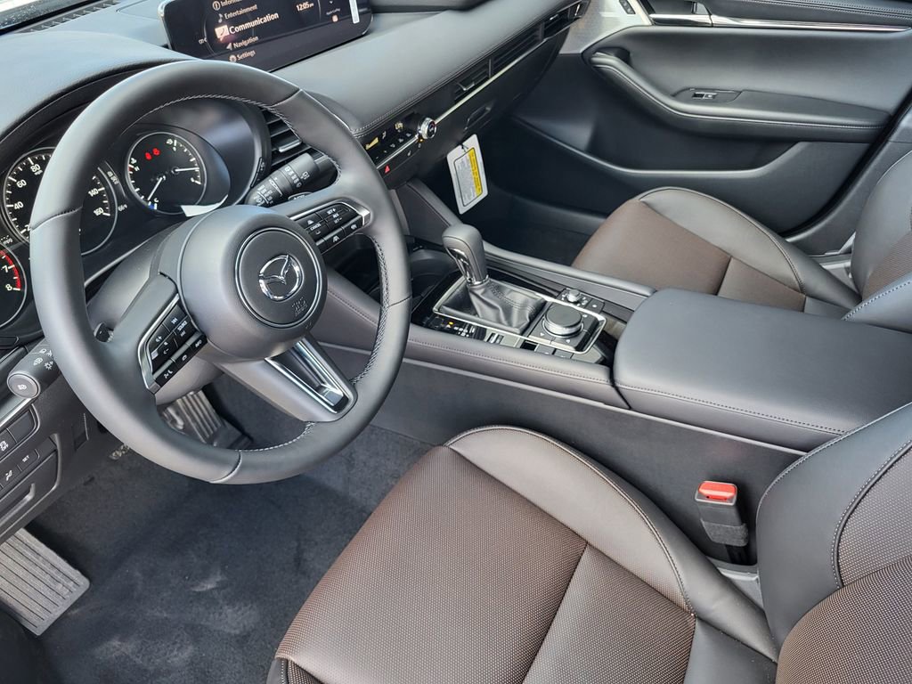 New 2026 MAZDA MAZDA3 Hatchback w/Premium Plus Pkg image 9
