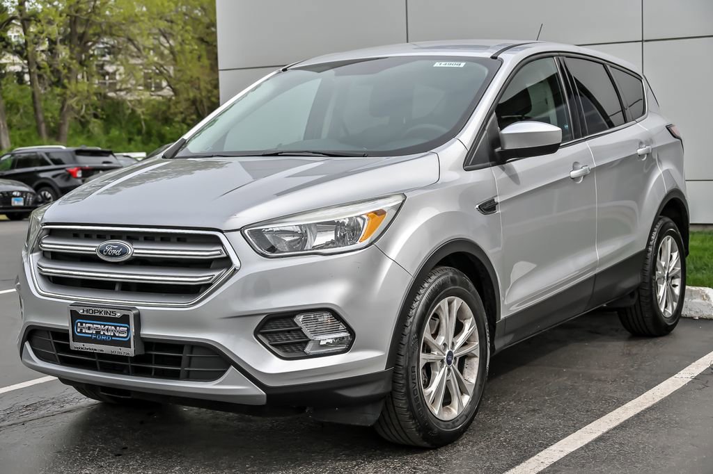 Used 2017 Ford Escape SE w/ SE Cold Weather Package FWD image 5