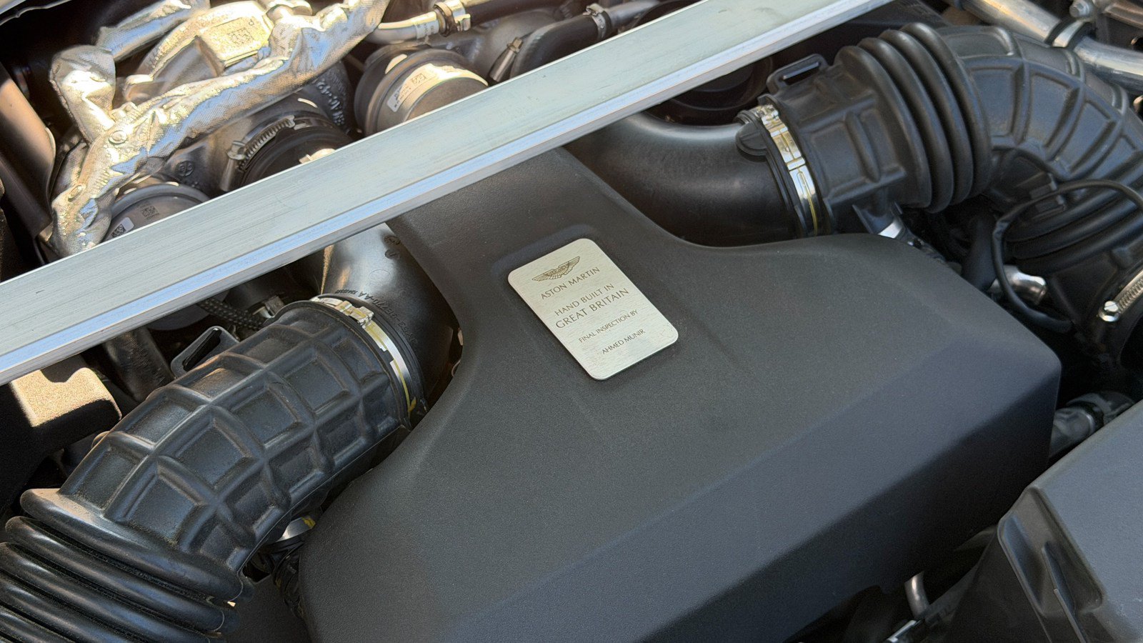 Used 2023 Aston Martin V8 Vantage Coupe RWD image 20