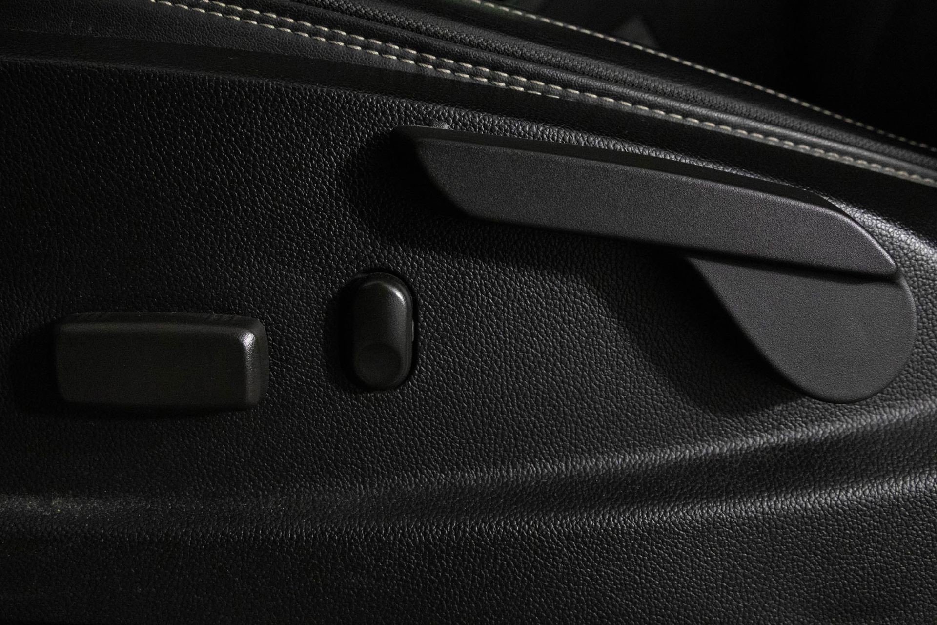 Certified 2022 GMC Canyon Denali image 25