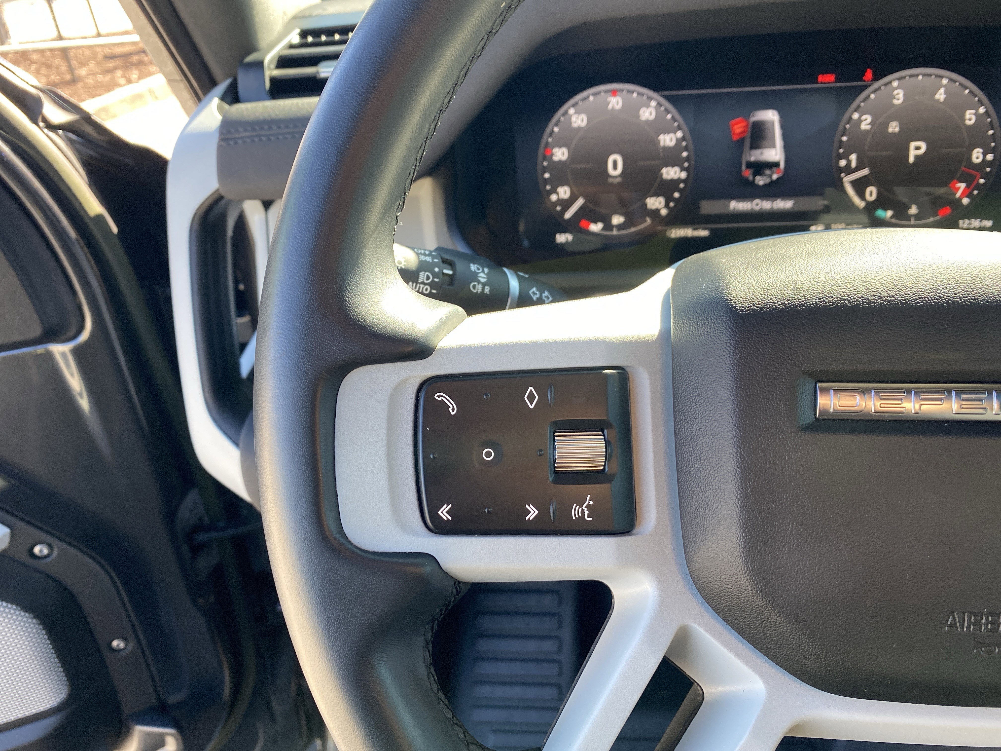 Used 2023 Land Rover Defender 130 X-Dynamic SE image 74