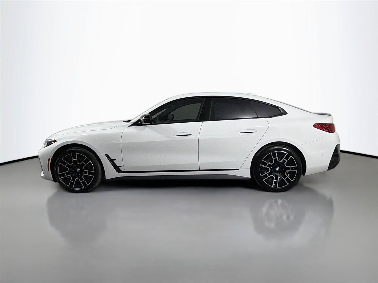 New 2026 BMW i4 eDrive40 w/ M Sport Package RWD image 8