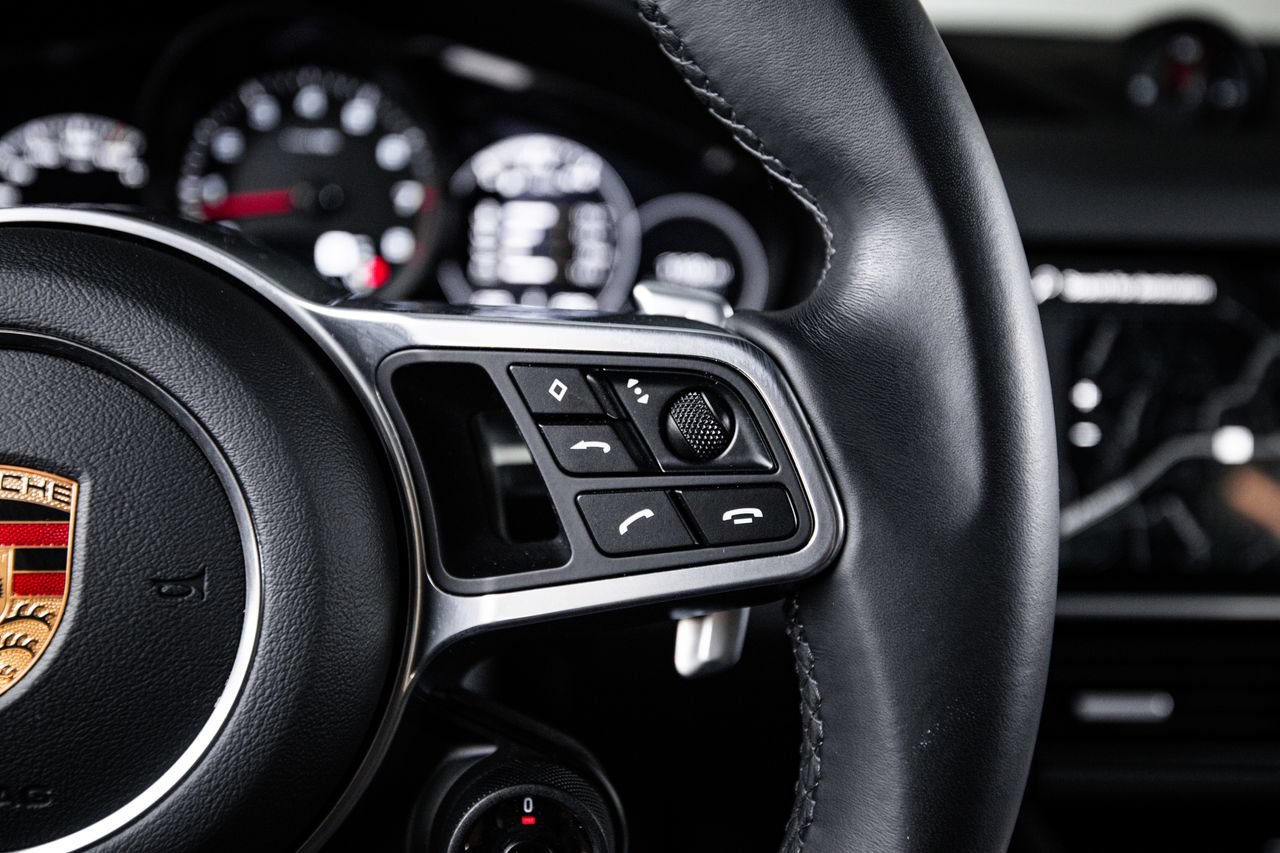 Certified 2023 Porsche Cayenne Platinum Edition AWD/4WD image 16