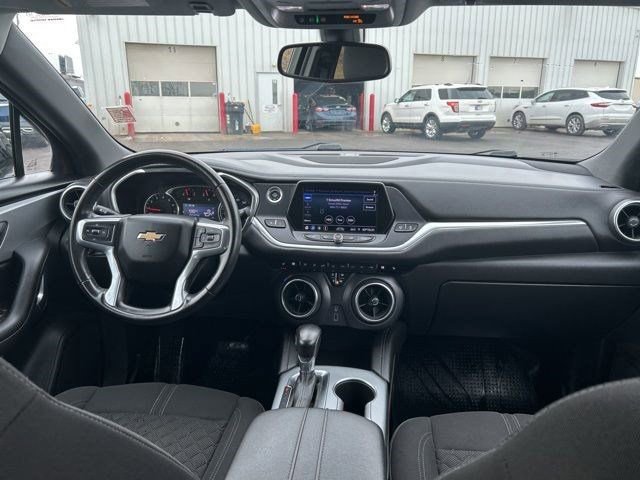Used 2020 Chevrolet Blazer LT image 38