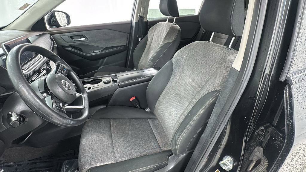 Used 2023 Nissan Rogue SV image 10