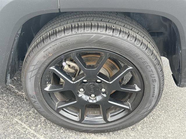 Used 2020 Jeep Renegade Altitude FWD image 23