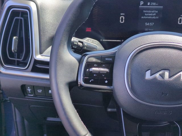 Certified 2025 Kia Sorento EX w/ Panoramic Sunroof Package AWD/4WD image 18