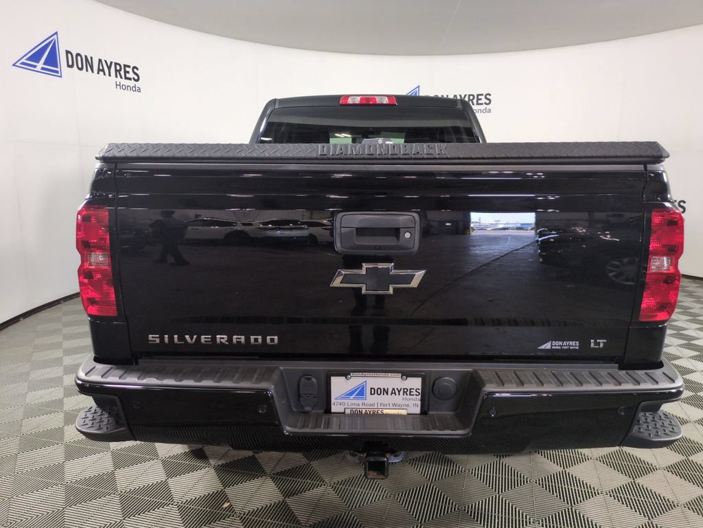 Used 2018 Chevrolet Silverado 1500 LT w/ Midnight Edition AWD/4WD image 6