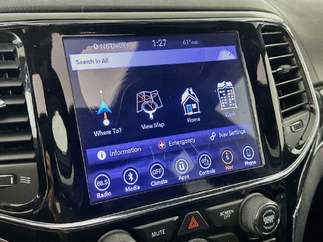 Used 2019 Jeep Grand Cherokee Overland AWD/4WD image 7