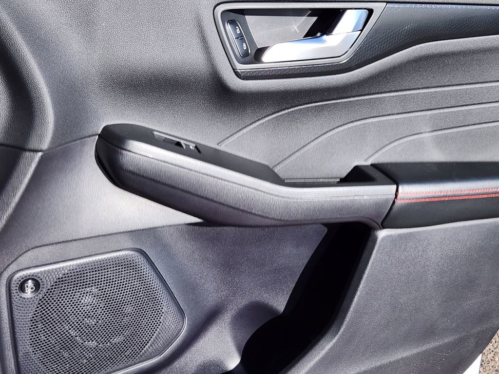 Used 2022 Ford Escape SEL w/ SEL Stealth AWD Package image 13