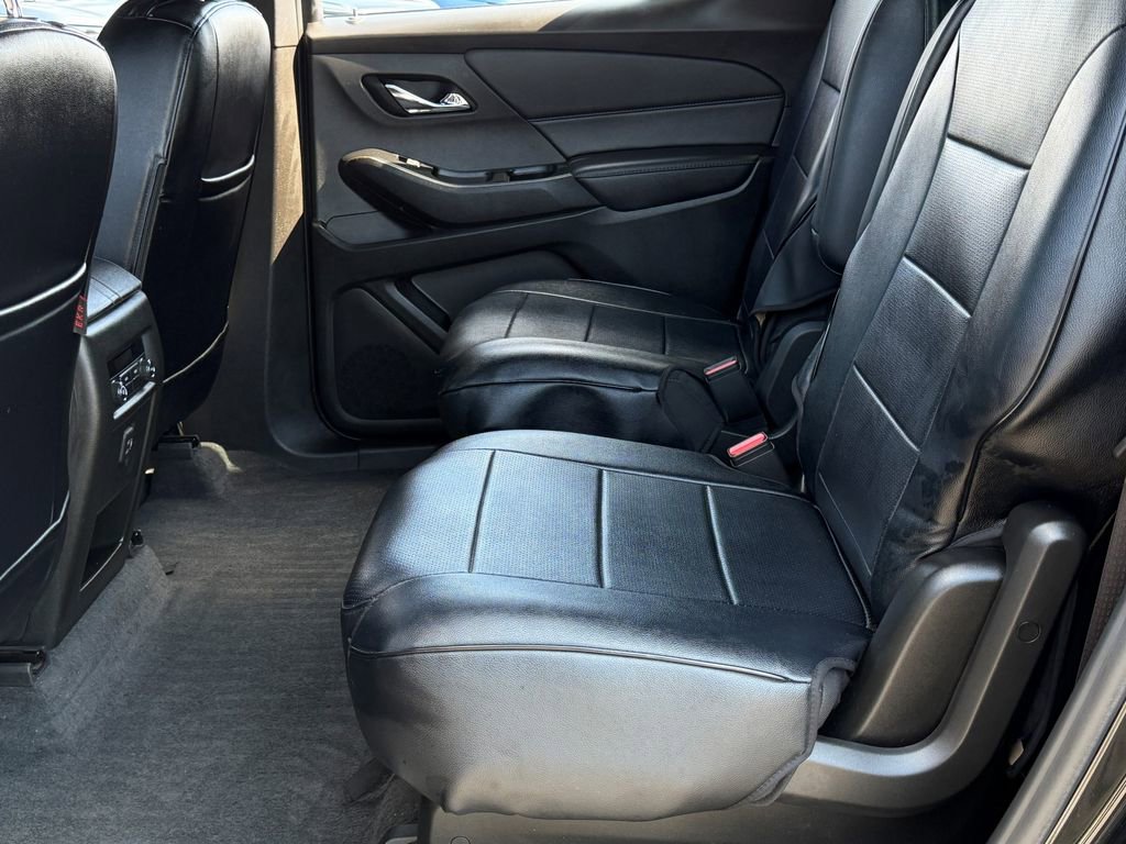 Used 2023 Chevrolet Traverse LT image 15