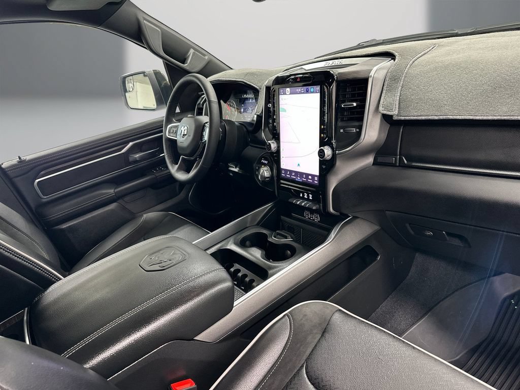 Used 2025 RAM 1500 Laramie AWD/4WD image 16