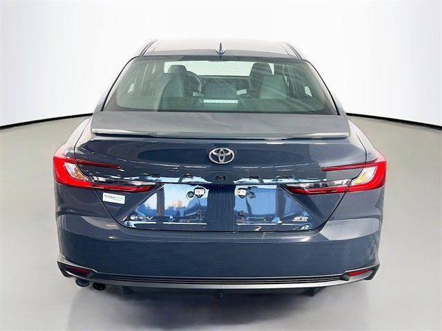 Used 2025 Toyota Camry SE image 6
