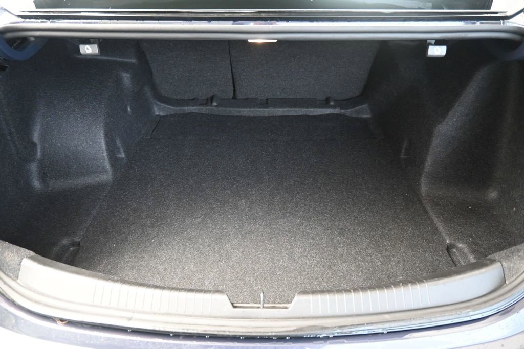 Used 2025 Chevrolet Malibu LT FWD image 18