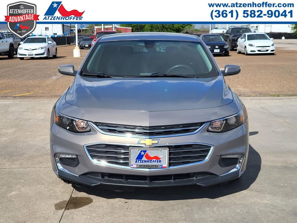 Used 2018 Chevrolet Malibu LT image 2
