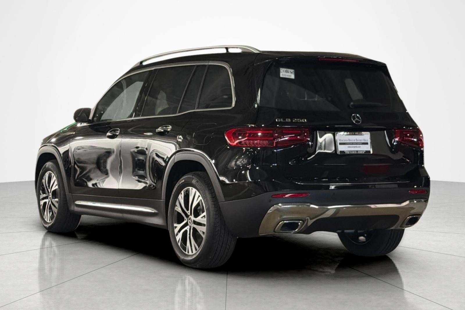 New 2026 Mercedes-Benz GLB 250 image 3