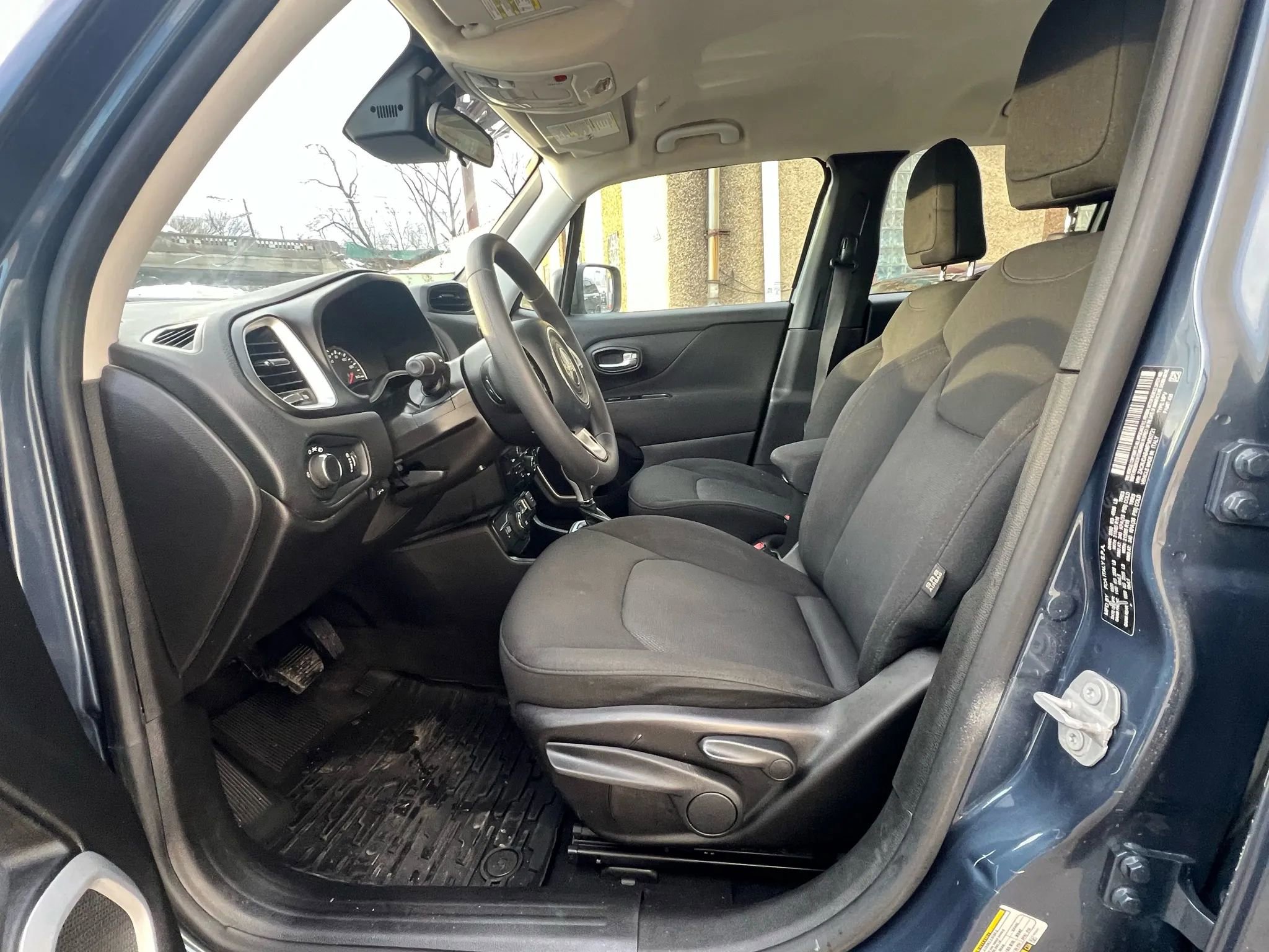 Used 2021 Jeep Renegade Sport image 28