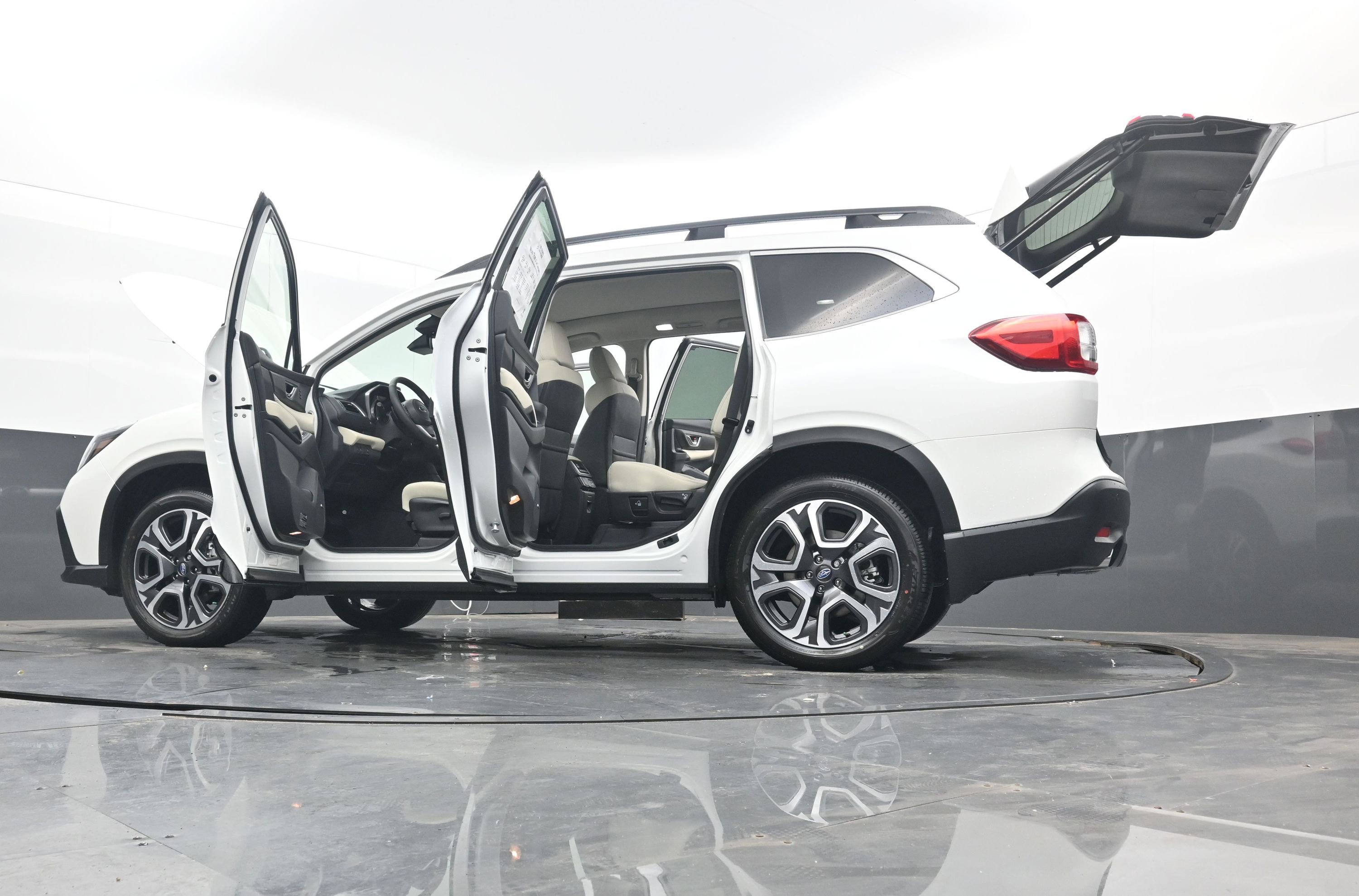 New 2025 Subaru Ascent Limited image 44