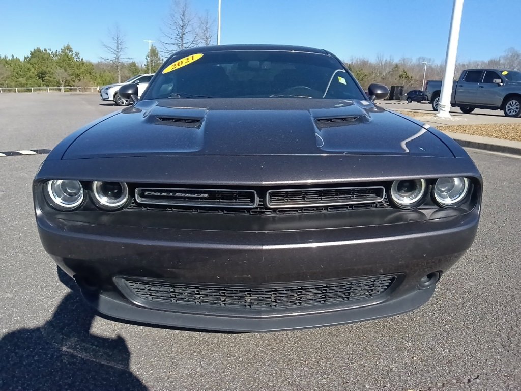 Used 2021 Dodge Challenger SXT image 9