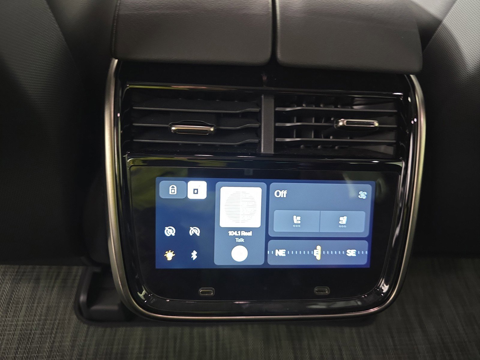 Used 2023 Rivian R1T Launch Edition image 28