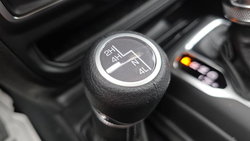 New 2026 Jeep Gladiator Sport AWD/4WD image 34