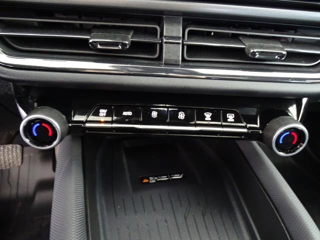 Used 2025 Chevrolet Equinox EV RS w/ Convenience Package II image 11