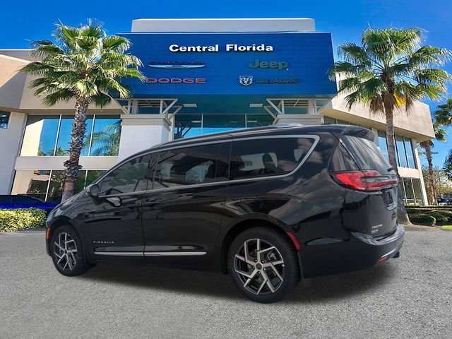 New 2027 Chrysler Pacifica Pinnacle w/ Theater Group AWD/4WD image 7