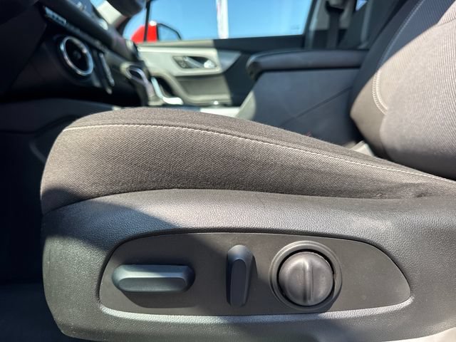 Used 2025 Chevrolet Blazer LT AWD/4WD image 14