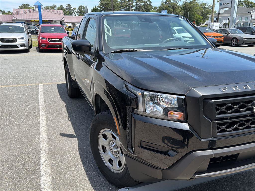 Used 2022 Nissan Frontier S w/ Technology Package AWD/4WD image 2