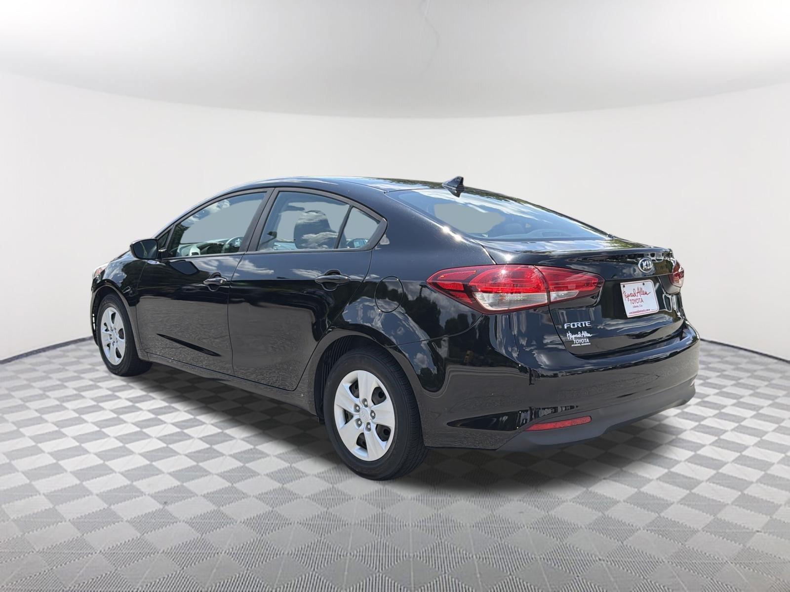 Used 2017 Kia Forte LX FWD image 13