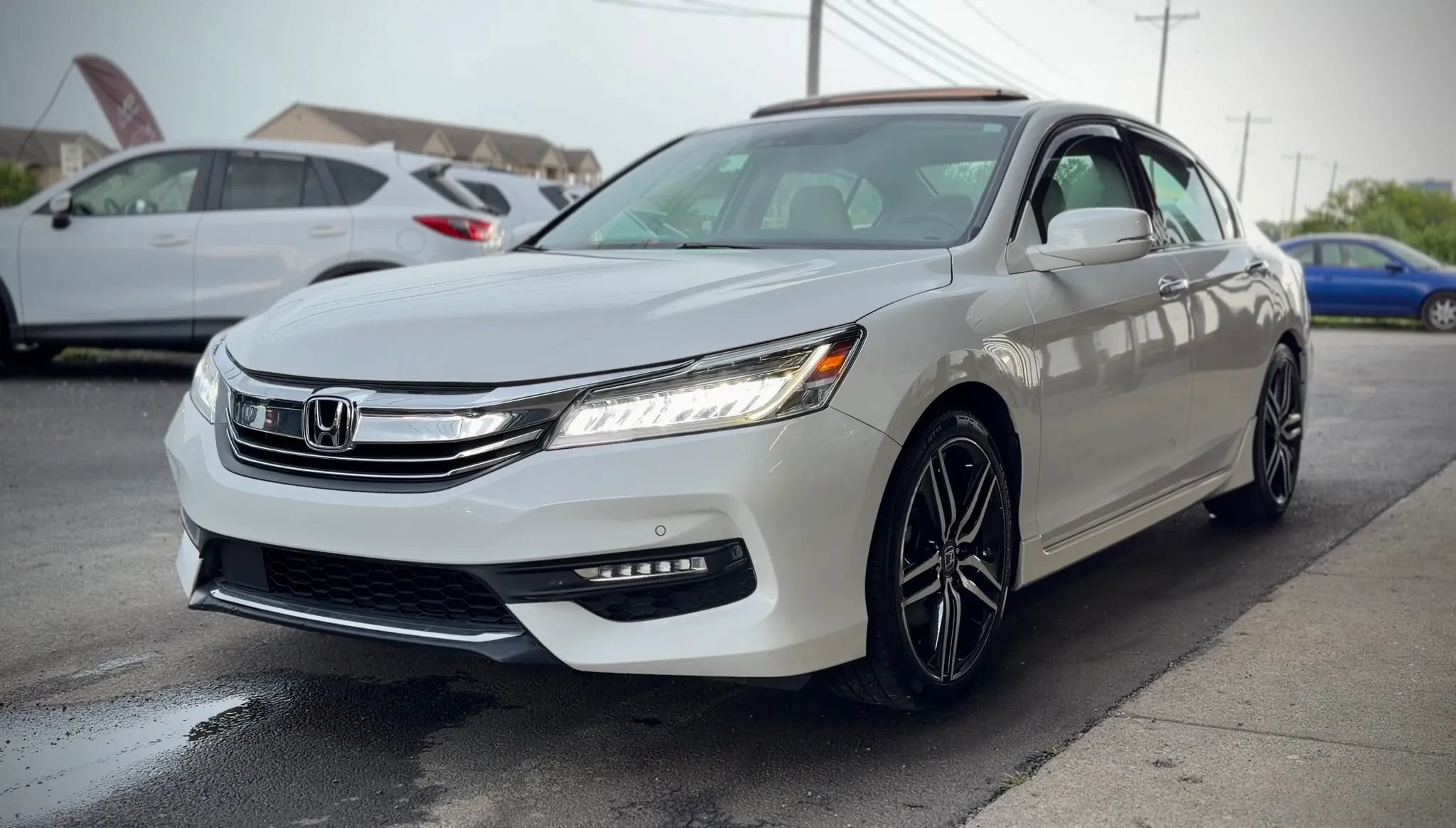 Used 2016 Honda Accord Touring image 5