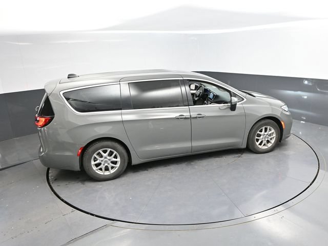 Used 2023 Chrysler Pacifica Touring-L FWD image 36