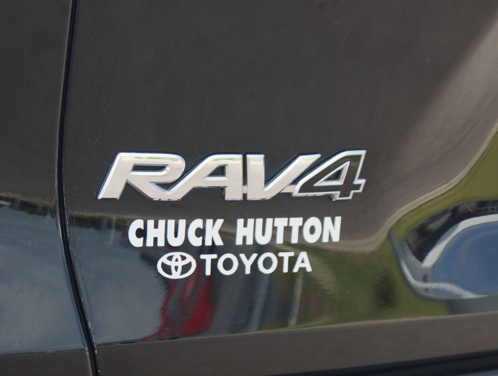 Used 2022 Toyota RAV4 XLE Premium AWD/4WD image 18