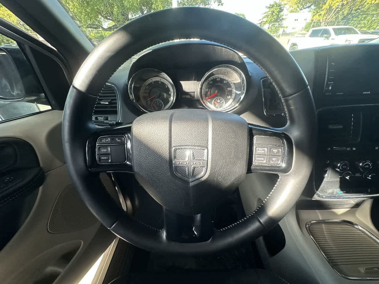 Used 2019 Dodge Grand Caravan SXT FWD image 15