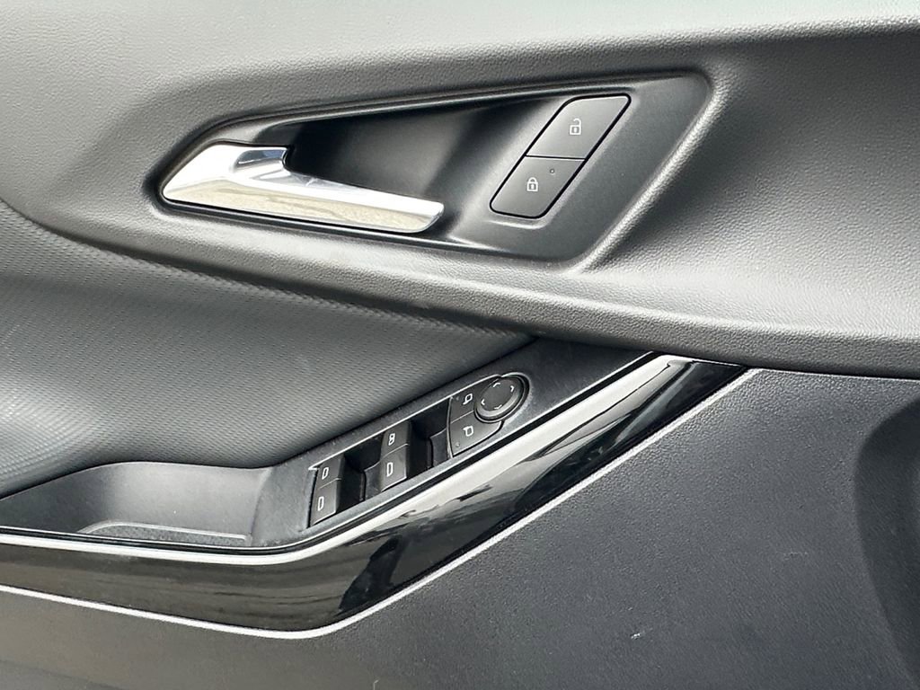 New 2026 Chevrolet Equinox LT w/ Convenience Package II image 11