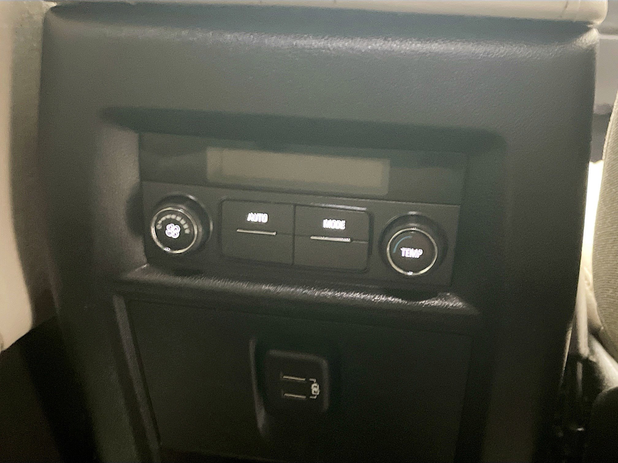 Used 2022 Chevrolet Traverse LS image 15