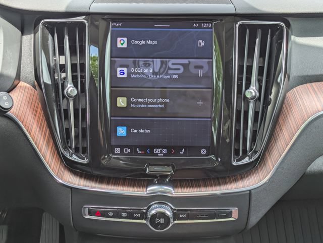 Certified 2023 Volvo XC60 B5 Plus AWD/4WD image 22