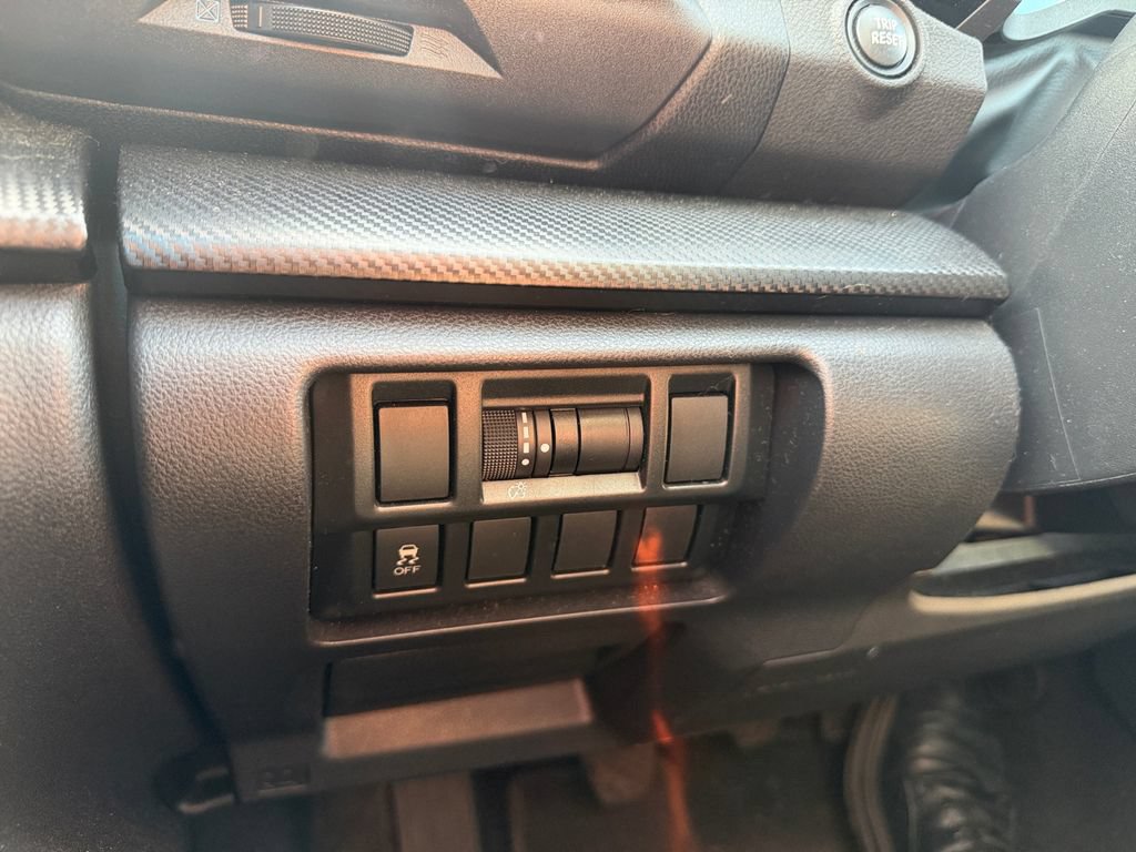Used 2018 Subaru Crosstrek 2.0i AWD/4WD image 12