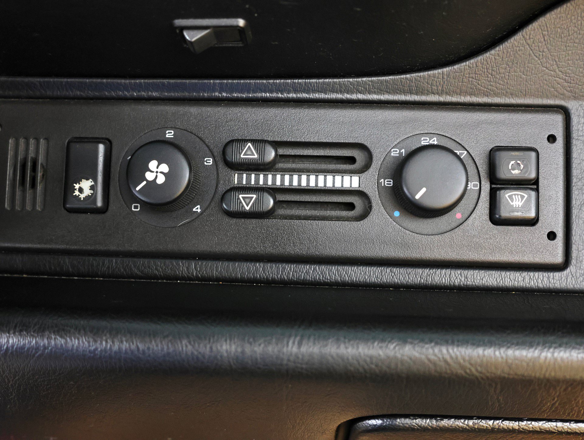 Used 1990 Porsche 911 Carrera image 10