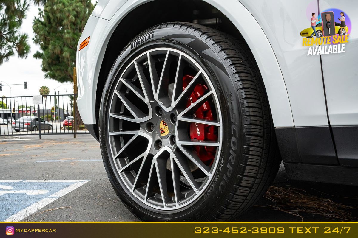 Used 2019 Porsche Cayenne AWD/4WD image 10