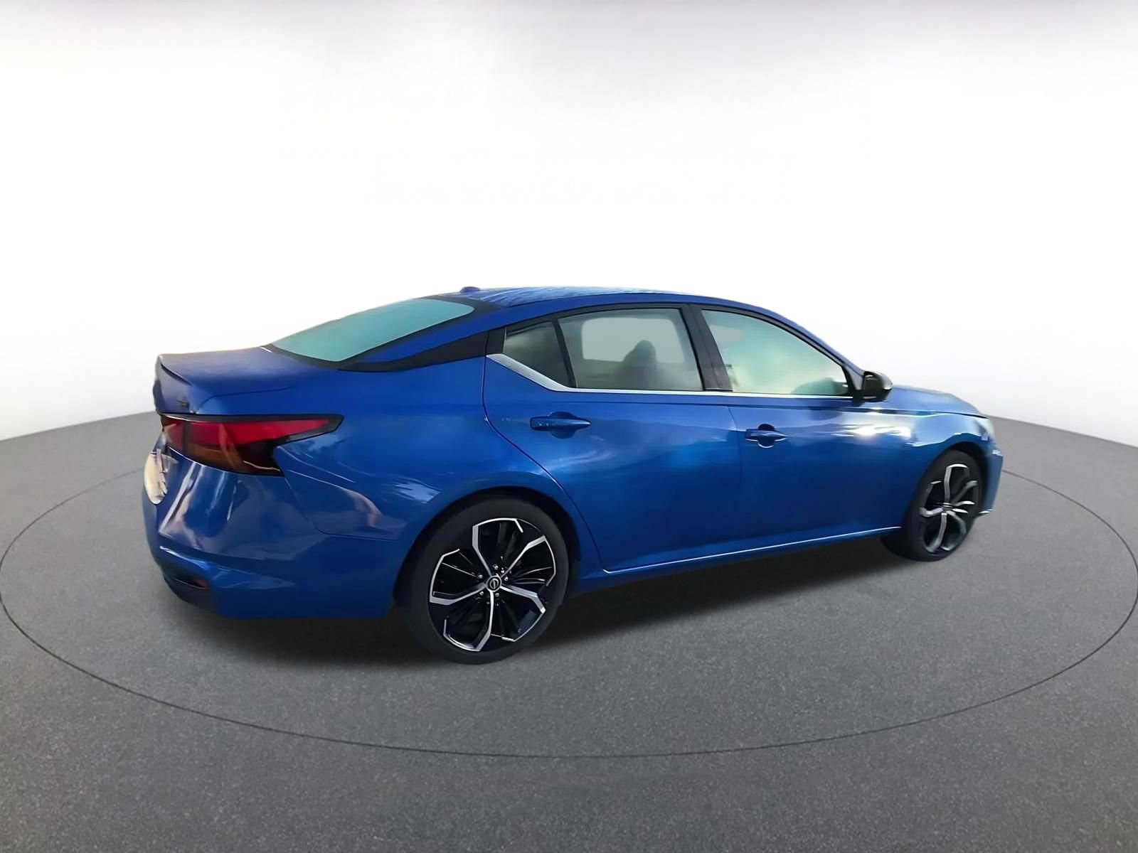 Used 2025 Nissan Altima 2.5 SR image 15