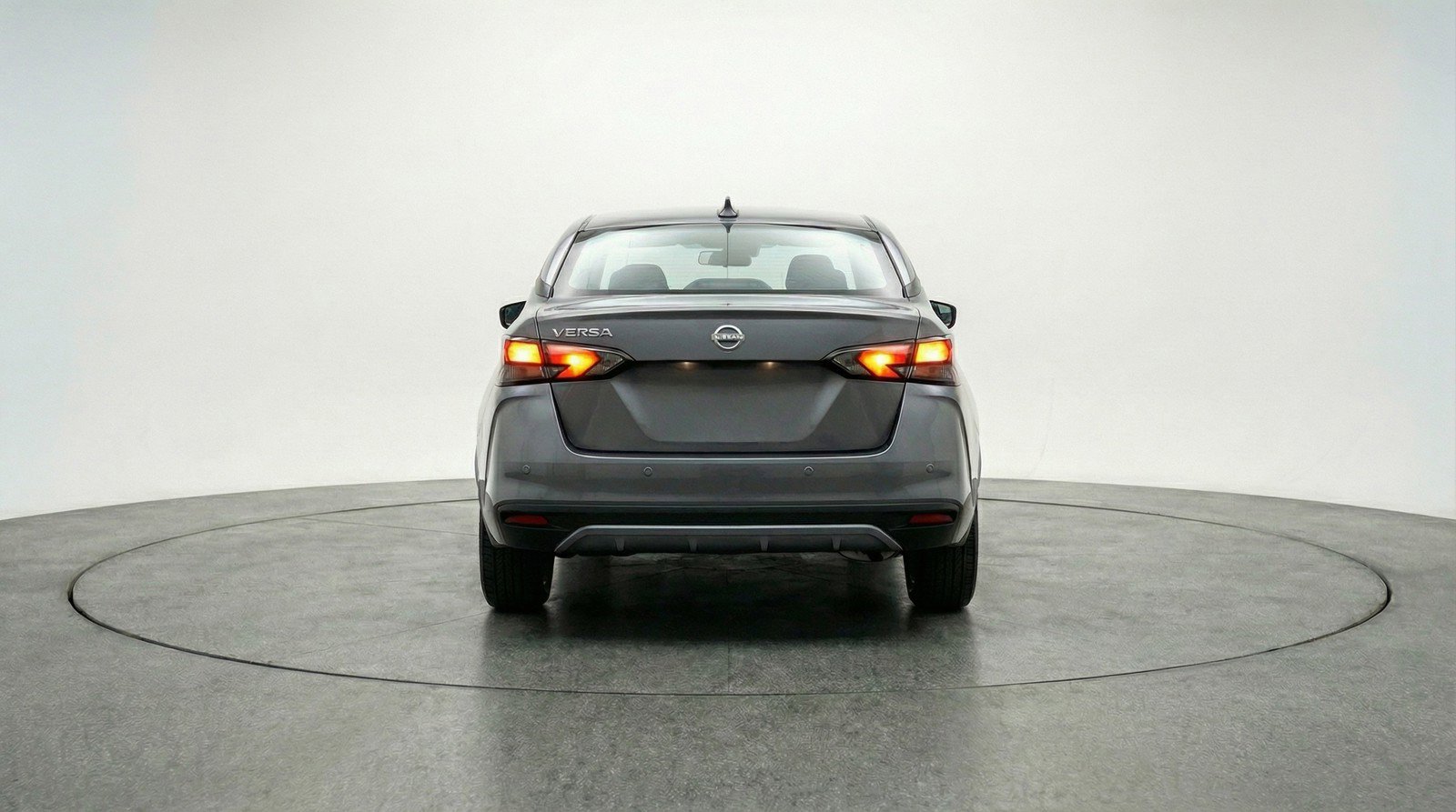 Used 2025 Nissan Versa SV image 7