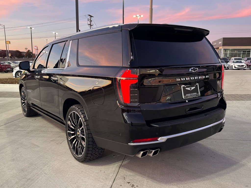 Used 2025 Chevrolet Suburban High Country image 26