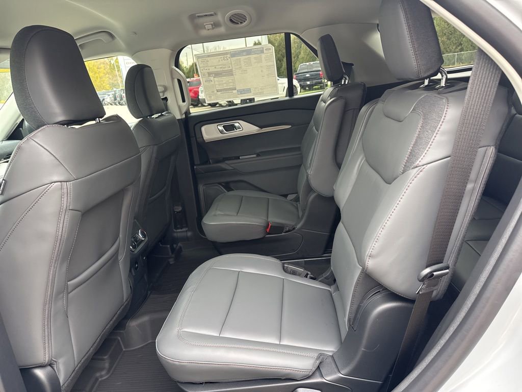 New 2026 Ford Explorer Active w/ Active Comfort Package image 18