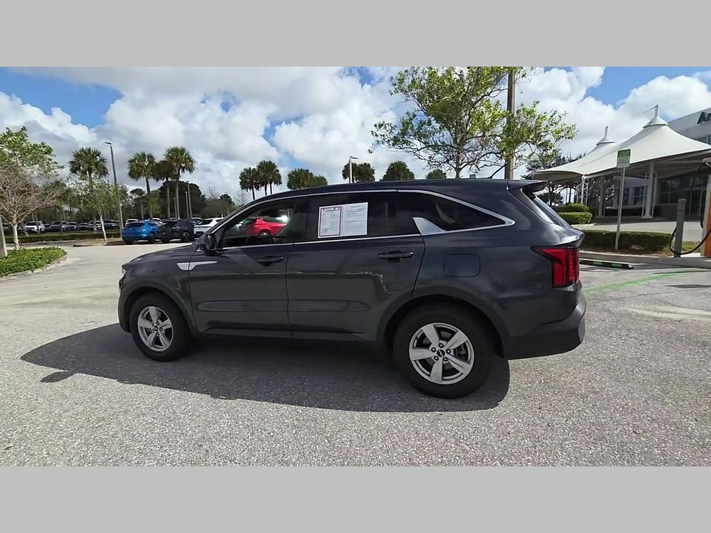 Used 2022 Kia Sorento LX image 37