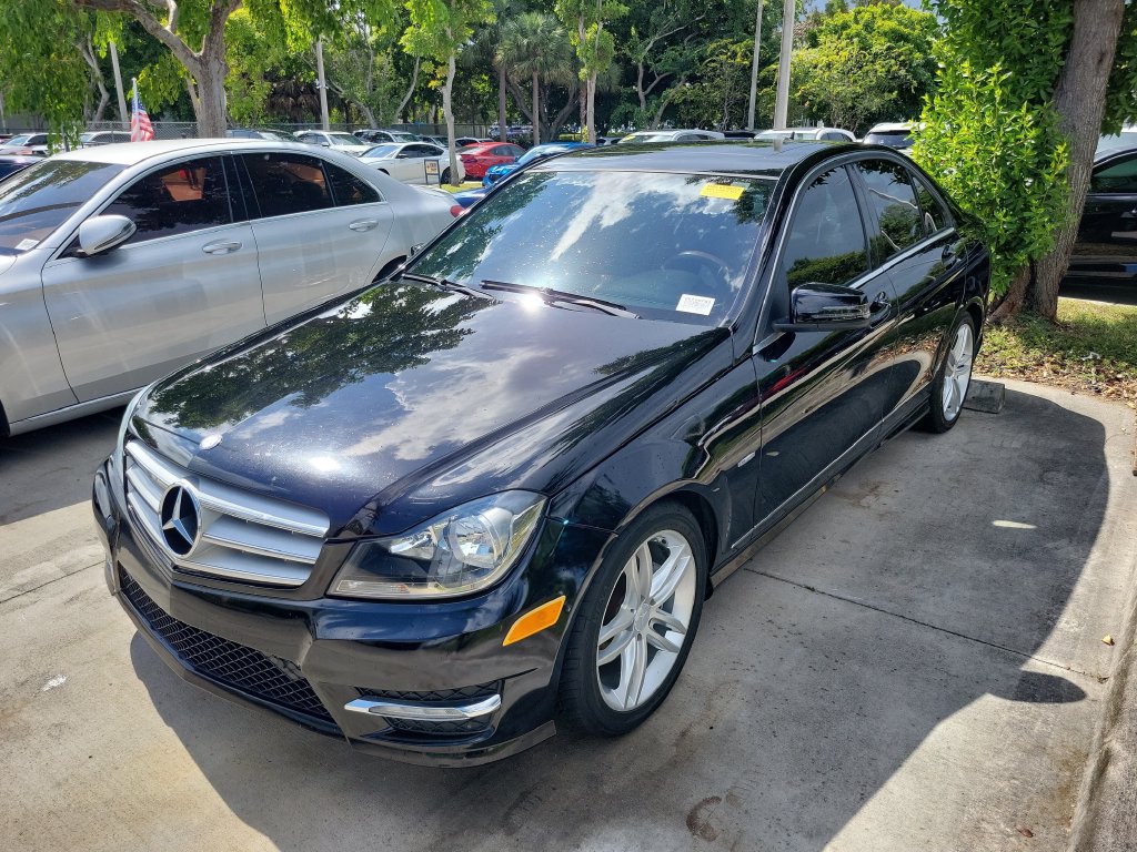 Used 2012 Mercedes-Benz C 250 Sedan image 3