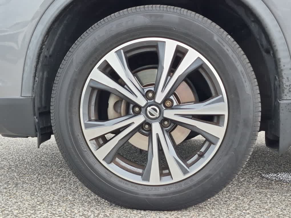 Used 2017 Nissan Rogue SL w/ SL Premium Package AWD/4WD image 6