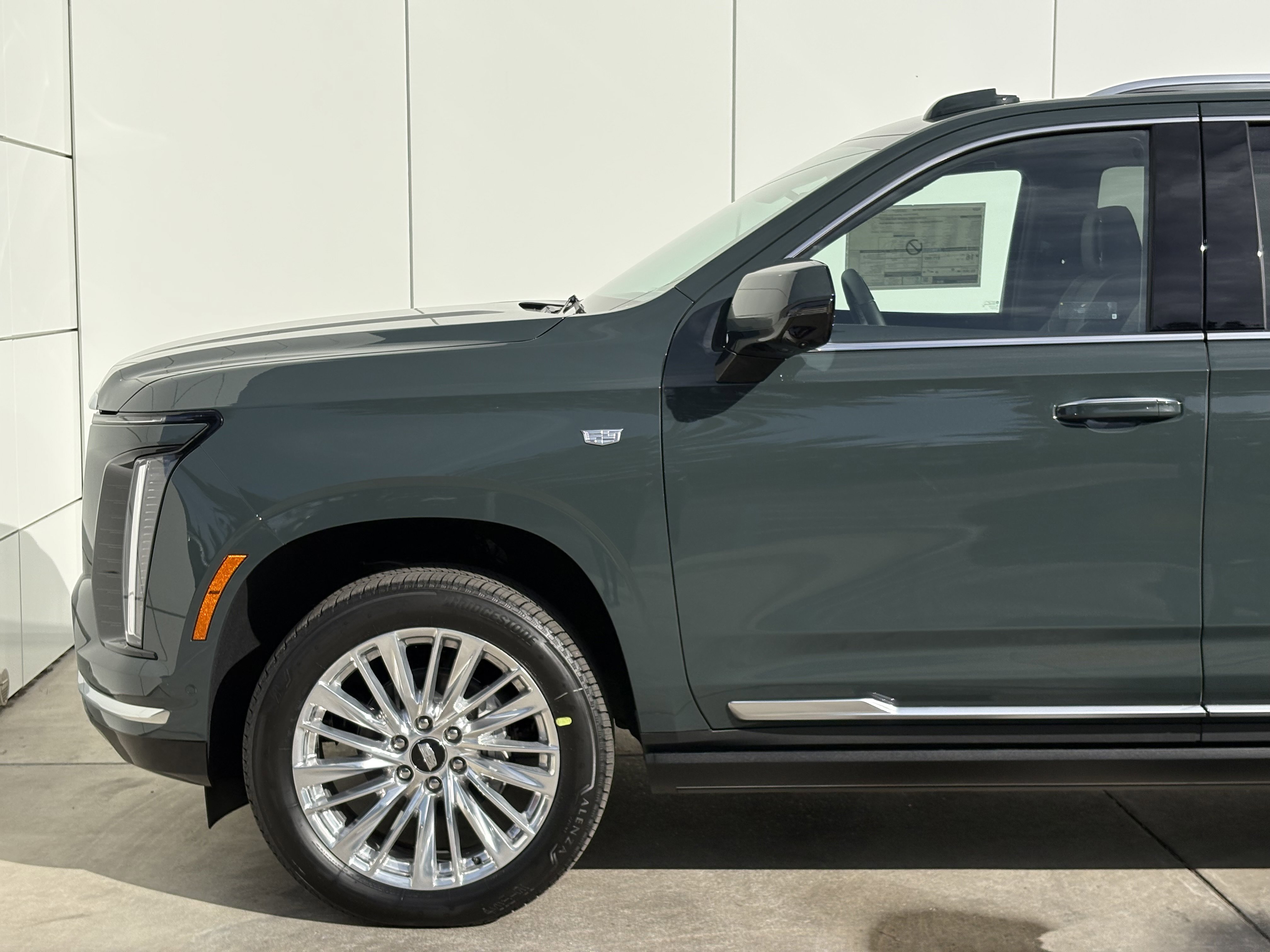 New 2026 Cadillac Escalade Luxury image 5