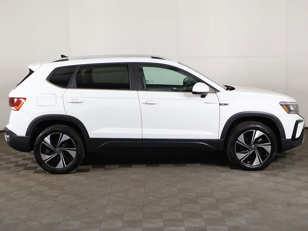 Used 2023 Volkswagen Taos SE w/ Panoramic Sunroof Package AWD/4WD image 19